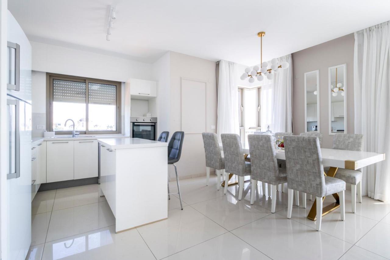 Luxury Three-Bedroom/Terrace Over Old City View Yerusalem Bagian luar foto