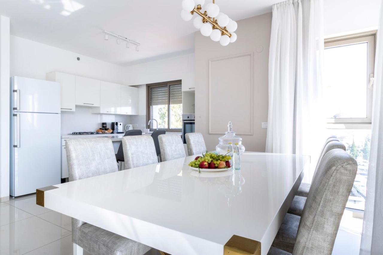 Luxury Three-Bedroom/Terrace Over Old City View Yerusalem Bagian luar foto