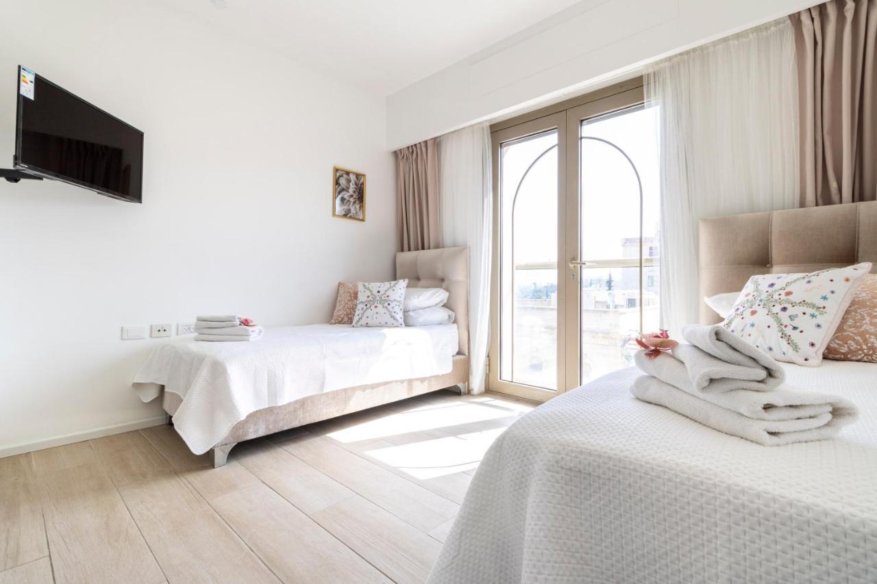 Luxury Three-Bedroom/Terrace Over Old City View Yerusalem Bagian luar foto